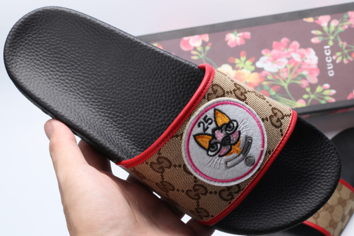 GUCC SLIPPERS