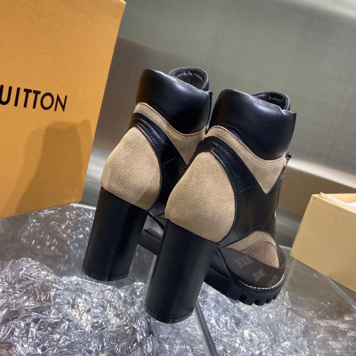 LOUS VUITO BROWN STAR TRAIL ANKLE BOOTS