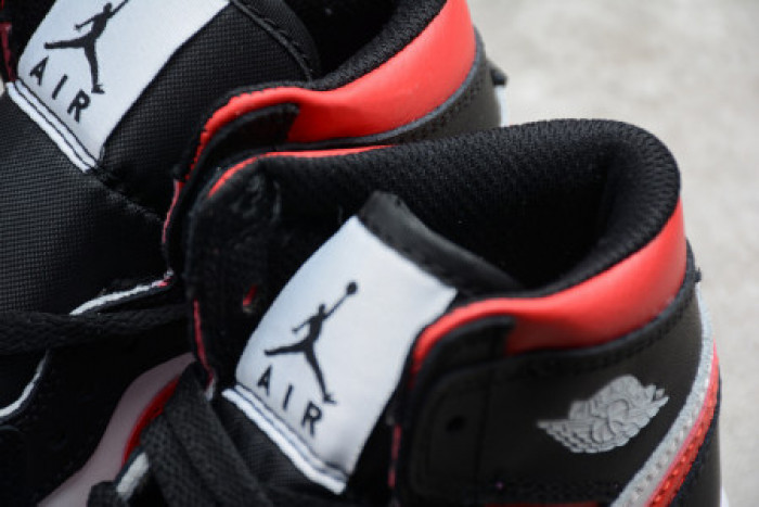 KIDS AIR JORDAN 1 RETRO HIGH OG ‘GYM RED’ 555088-061