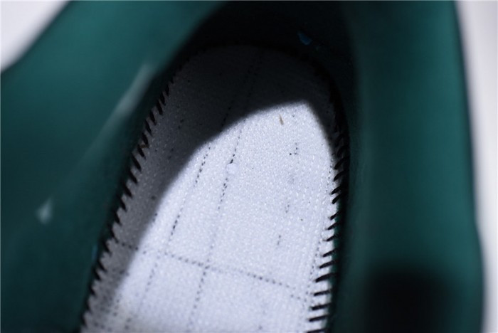 Air Jordan 4 NRG “GUCC” Black/Gorge Green-Varsity Red AQ3816-063